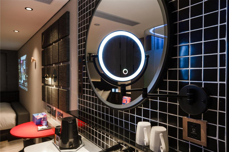 Bathroom 16