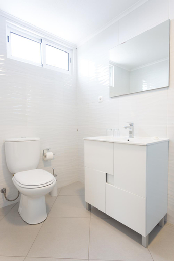 Bathroom 4, 35th Atlantic View, Lajes do Pico