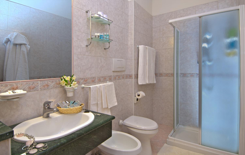 Bathroom 4, Hotel Eliseo Terme, Padua