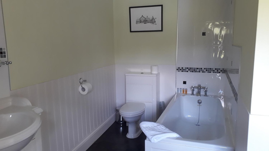 Others 2, The Draen Bed and Breakfast, Powys