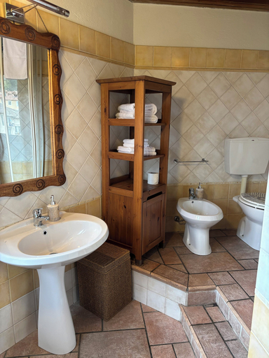 Bathroom 2, Rosso Mattone Mondovi, Cuneo