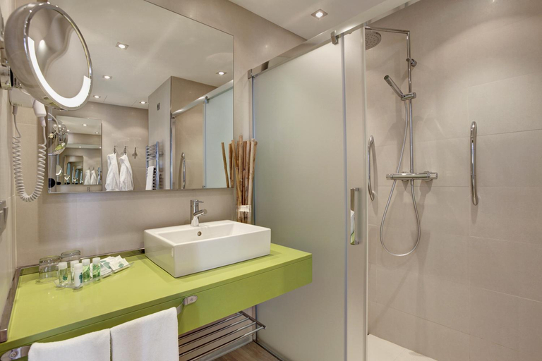 Bathroom 5, Hotel Costa Azul, Baleares