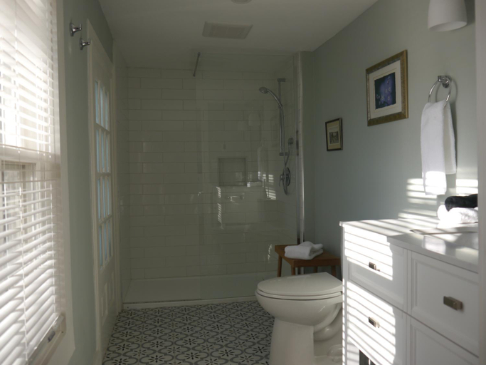 Bathroom 4