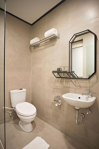 Bathroom 21