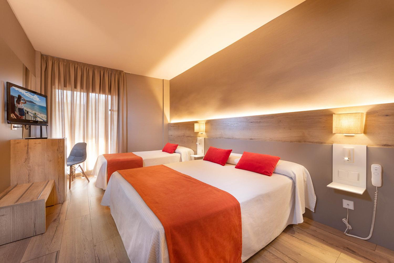 Bedroom 3, Montecarlo Hotel & Spa, Girona