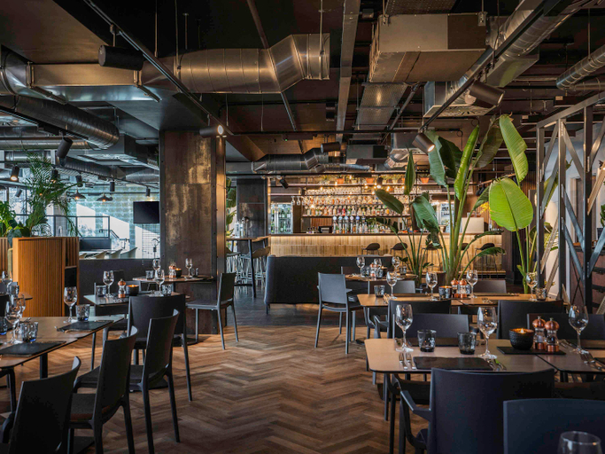 Food & Drinks 5, Mercure Newport, Newport