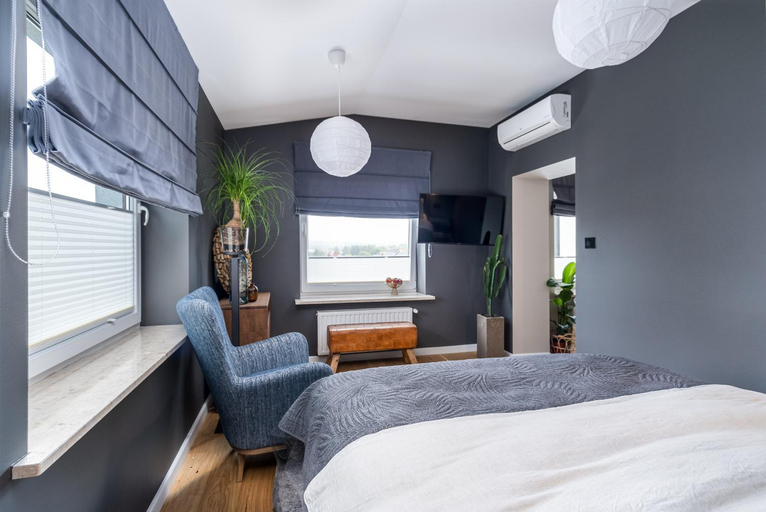 Bedroom 12