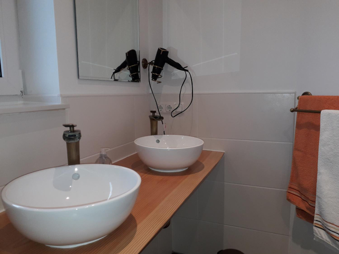 Bathroom 18