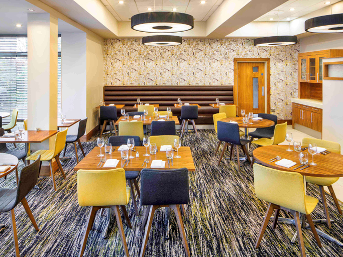 Food & Drinks 5, Mercure Sheffield Parkway Hotel, Sheffield