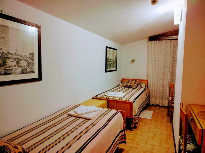 Bedroom 4, hotel Veles, Bologna