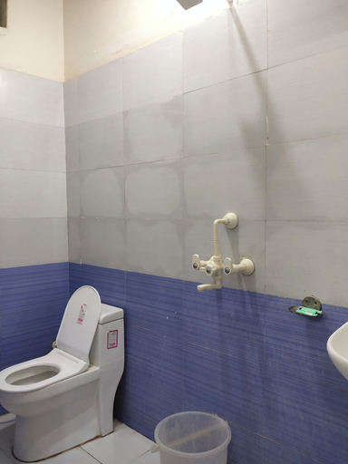 Bathroom 3, Kamala Seva Sadan By Reverie, Mathura