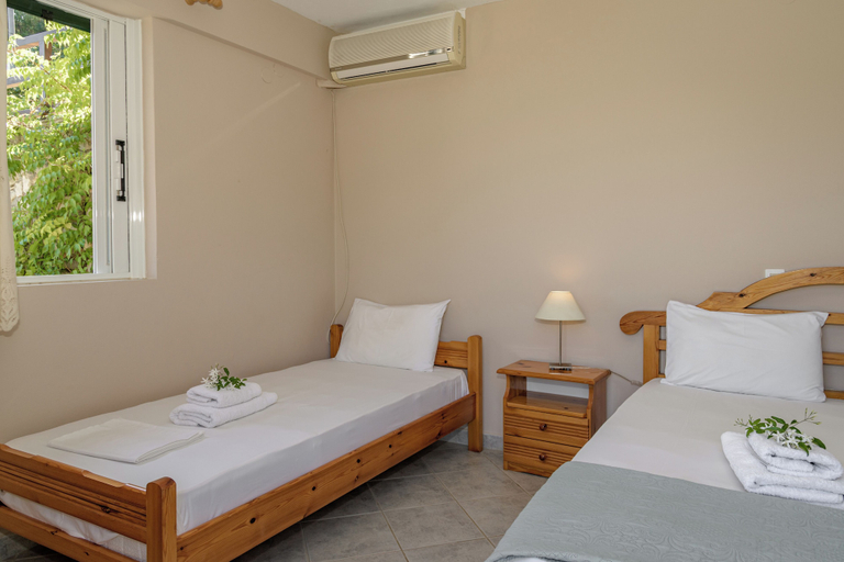 Bedroom 2, Villa Mare Studios, Ionian Islands
