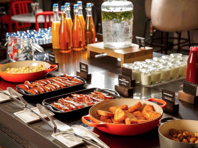 Food & Drinks 9