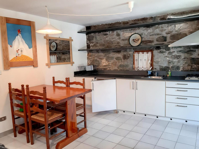 Others 5, Casa Lo Tze, Aosta