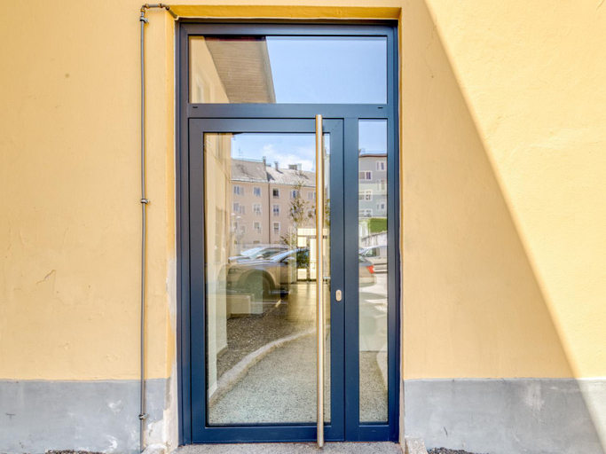 Exterior 3