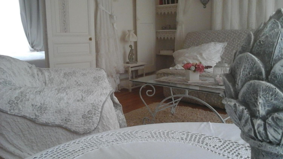 Others 3, La Maison d'Hocquincourt, Yonne