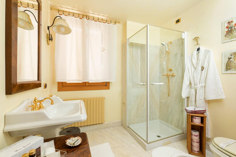 Bathroom 4, San Marco Apartments Steps from St Mark's Square- VHA Collection, Venezia