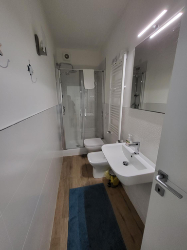 Bathroom 12