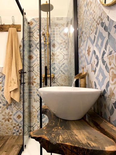 Bathroom 5, Canduleri, Nuoro