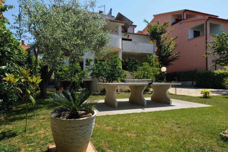 Exterior & Views 2, Ferienwohnung mit Balkon, Medulin