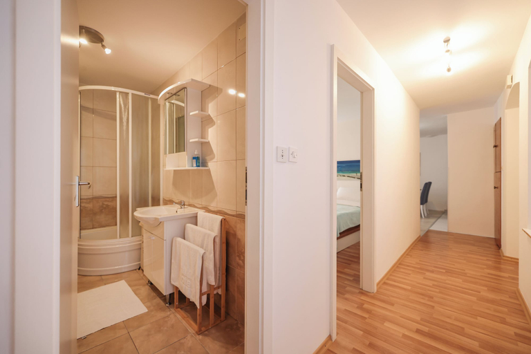 Bathroom 3, Viva - 2 bedroom apt in city centar, Zadar