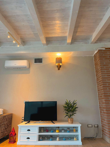 Others 5, Cottage indipendente con piscina privata, Ferrara