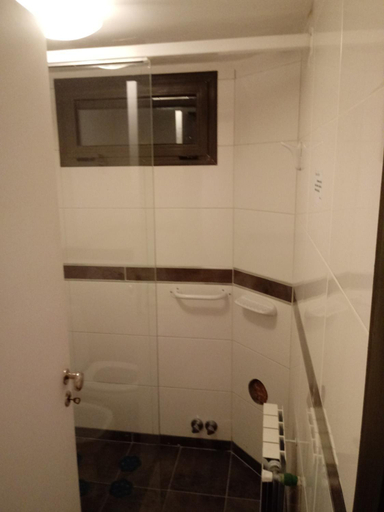 Bathroom 2, La Magdalena, Capital