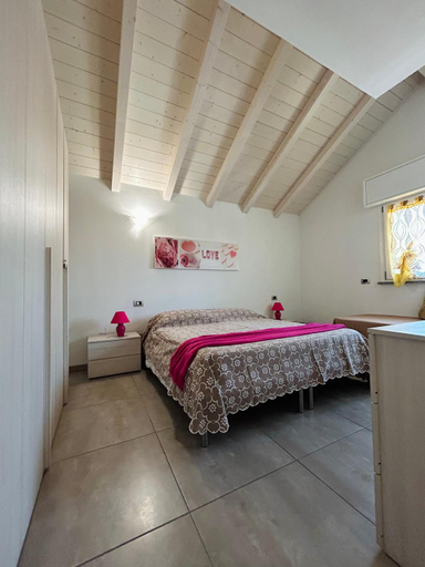 Others 4, B&B Venere, Varese
