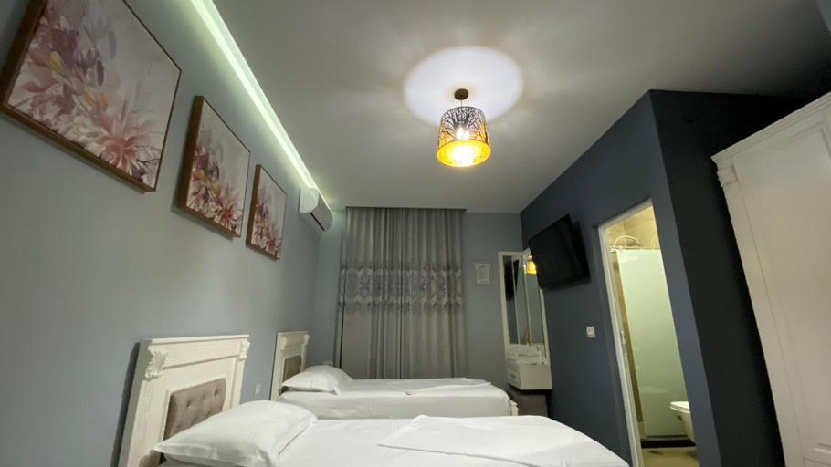 Bedroom 2, Hotel Universi, Tropojës