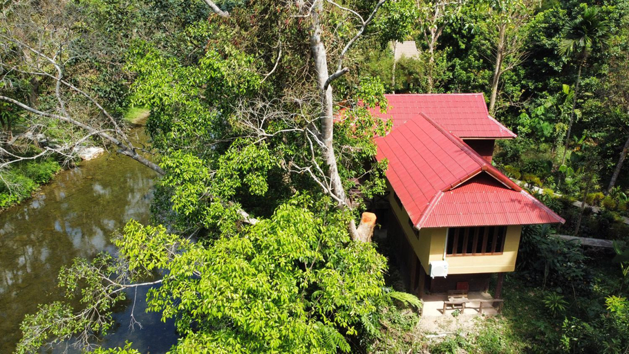 Others 5, Art's Riverview Lodge, Phanom