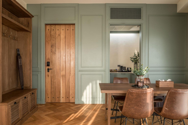 Dining Room 9