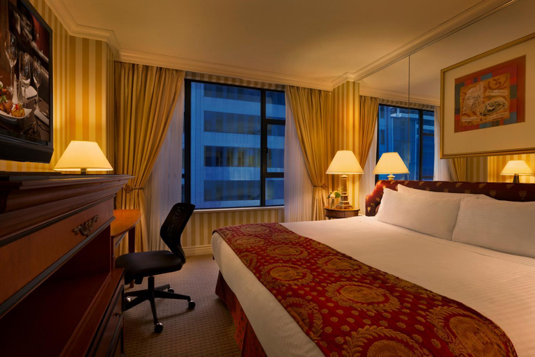 Bedroom 2, Hotel Le Soleil by Executive Hotels, Greater Vancouver