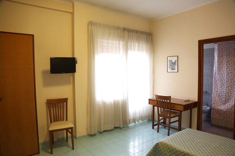 Bedroom 2, Casa Piccole Ancelle di Cristo Re, Rome