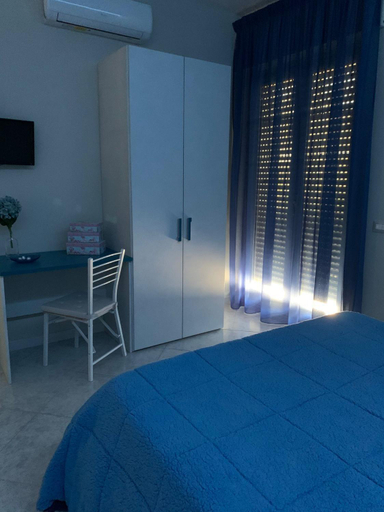 Bedroom 2, B&B L'Abbraccio, Napoli