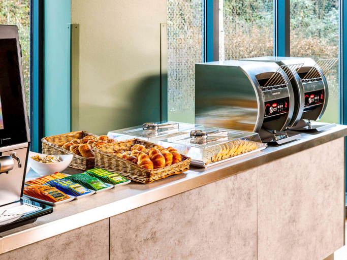 Food & Drinks 3, ibis budget London Heathrow Terminal 5, London