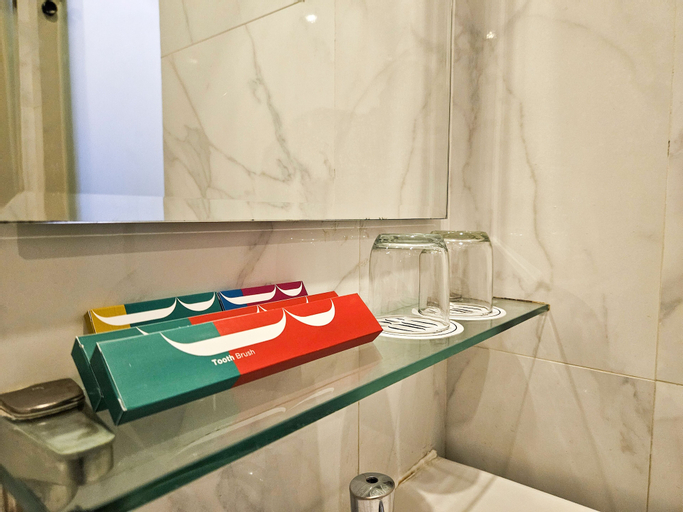 Bathroom 14