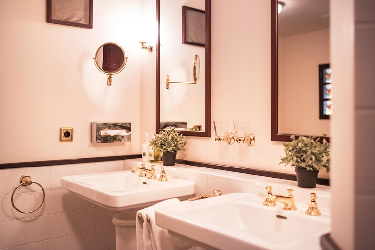Bathroom 7