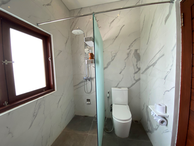 Bathroom 28