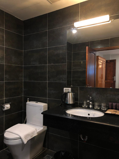 Bathroom 3, Moc Hoang Hotel, Long Biên