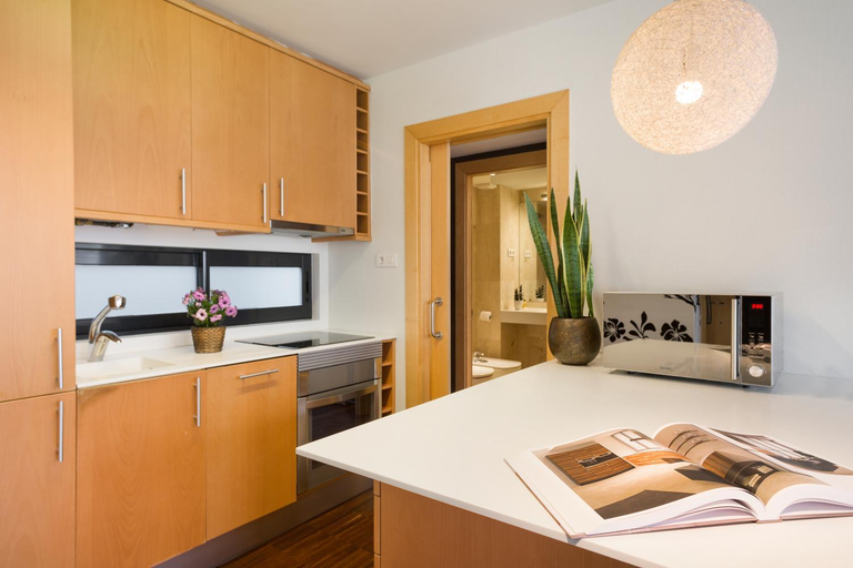 Others 4, My Space Emirates - Executive Apartments with Private Balcony, Barcelona