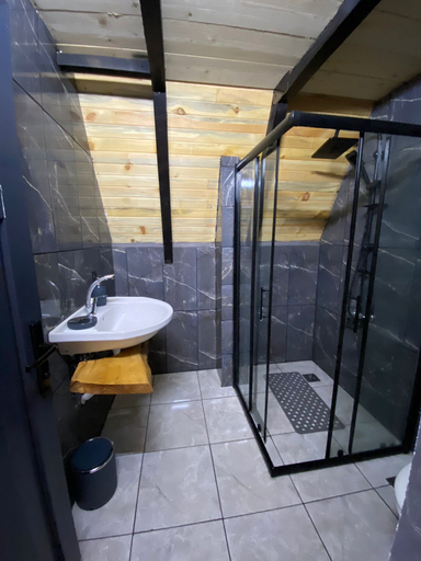 Bathroom 3, Santavera Bungalov, Arsin