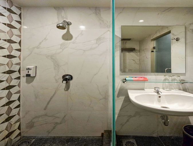 Bathroom 22