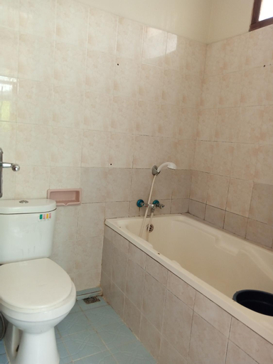 Bathroom 19
