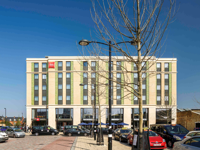 Exterior & Views 15