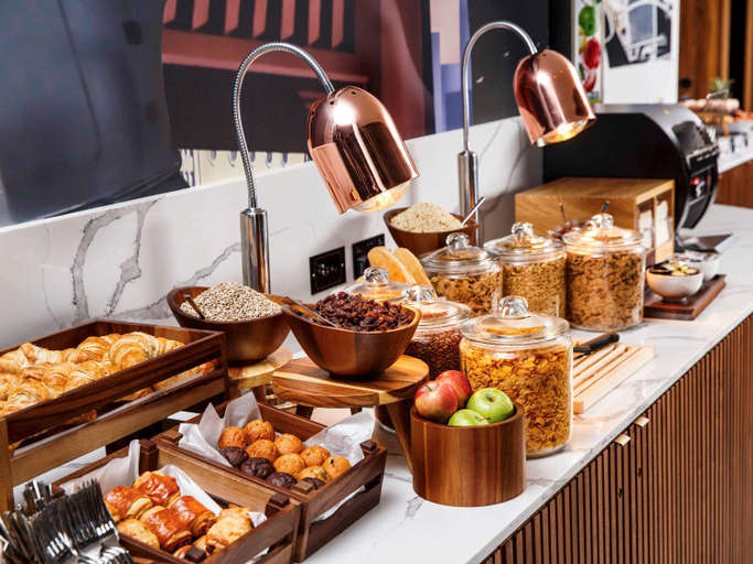 Food & Drinks 3, ibis Styles London Heathrow East, London