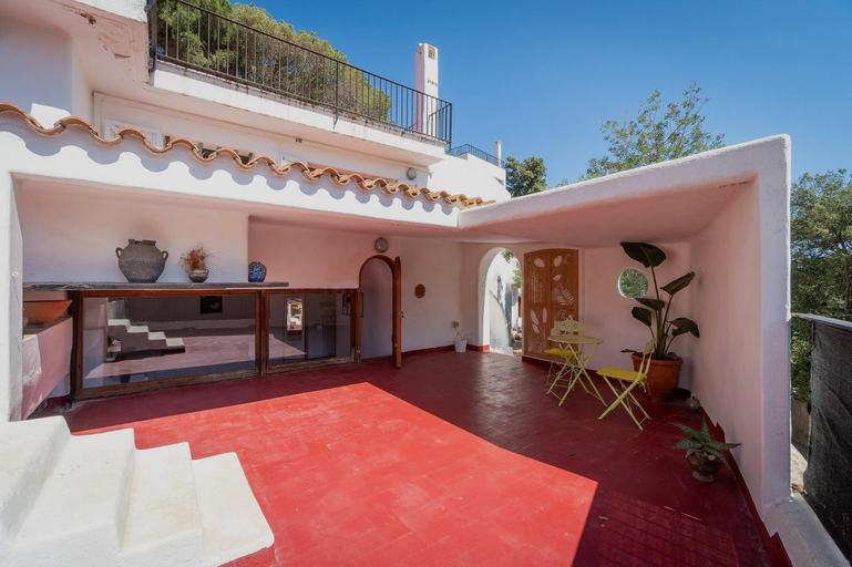 Exterior & Views 1, Casa Mayabel - Magnifica villa - Piscina y Jardin, Barcelona