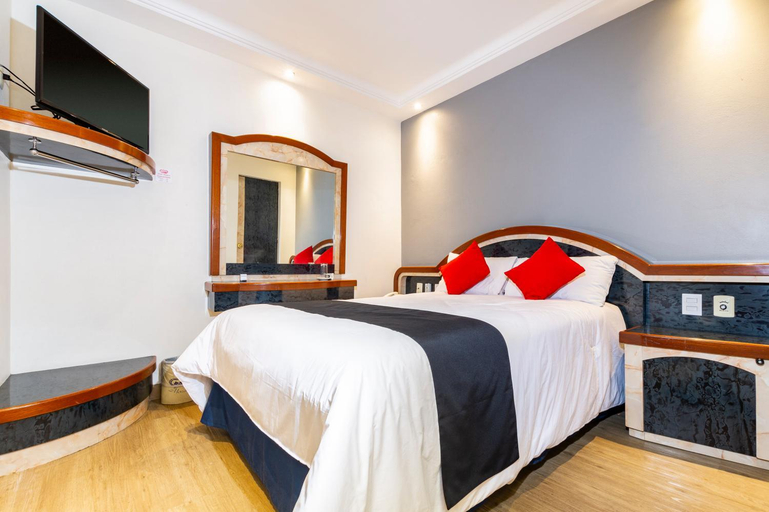 Others 5, Hotel Monarca, Mexico City