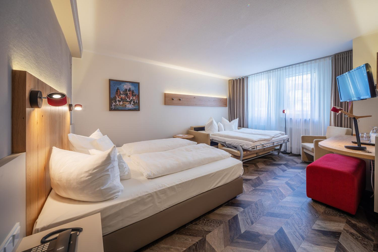 Bedroom 2, Zum Goldenen Ochsen, Hotel & Gasthaus am Schlossgarten, Aschaffenburg