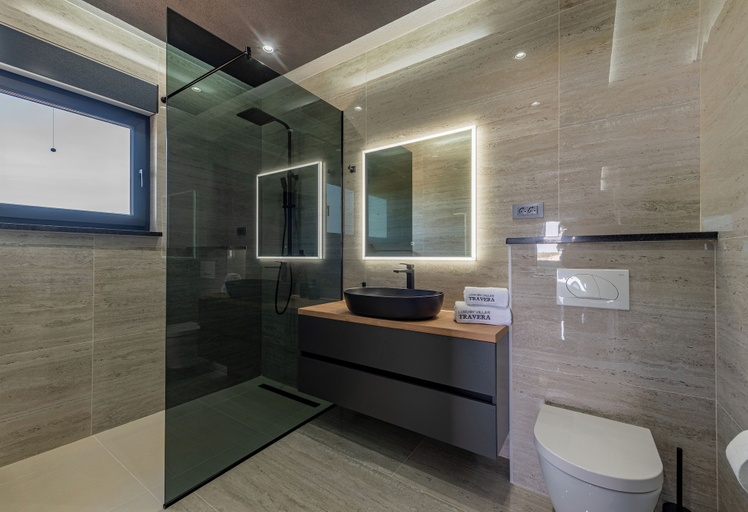 Bathroom 4, Resort Travera, Privlaka
