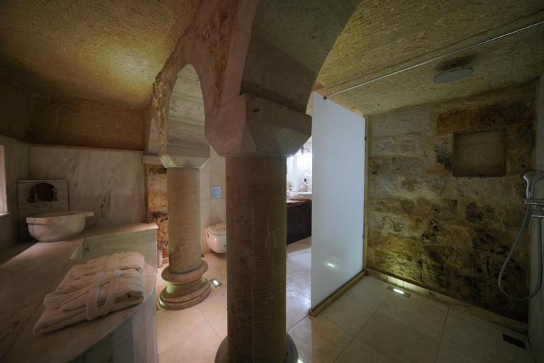 Bedroom 3, Shoestring Cave House, Nevşehir